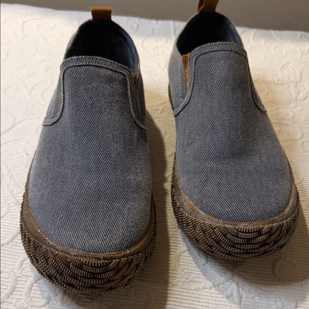Hybrid Green Label Lively Denim Blue Slip-On Loafers. Size 13. Rubber sole.